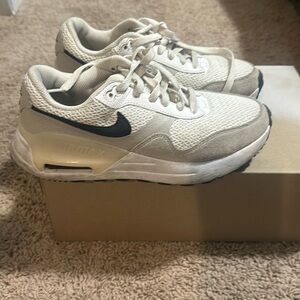 White and navy women’s air max